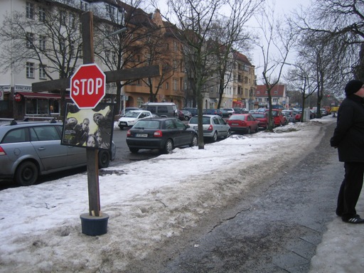 stopand..Straße